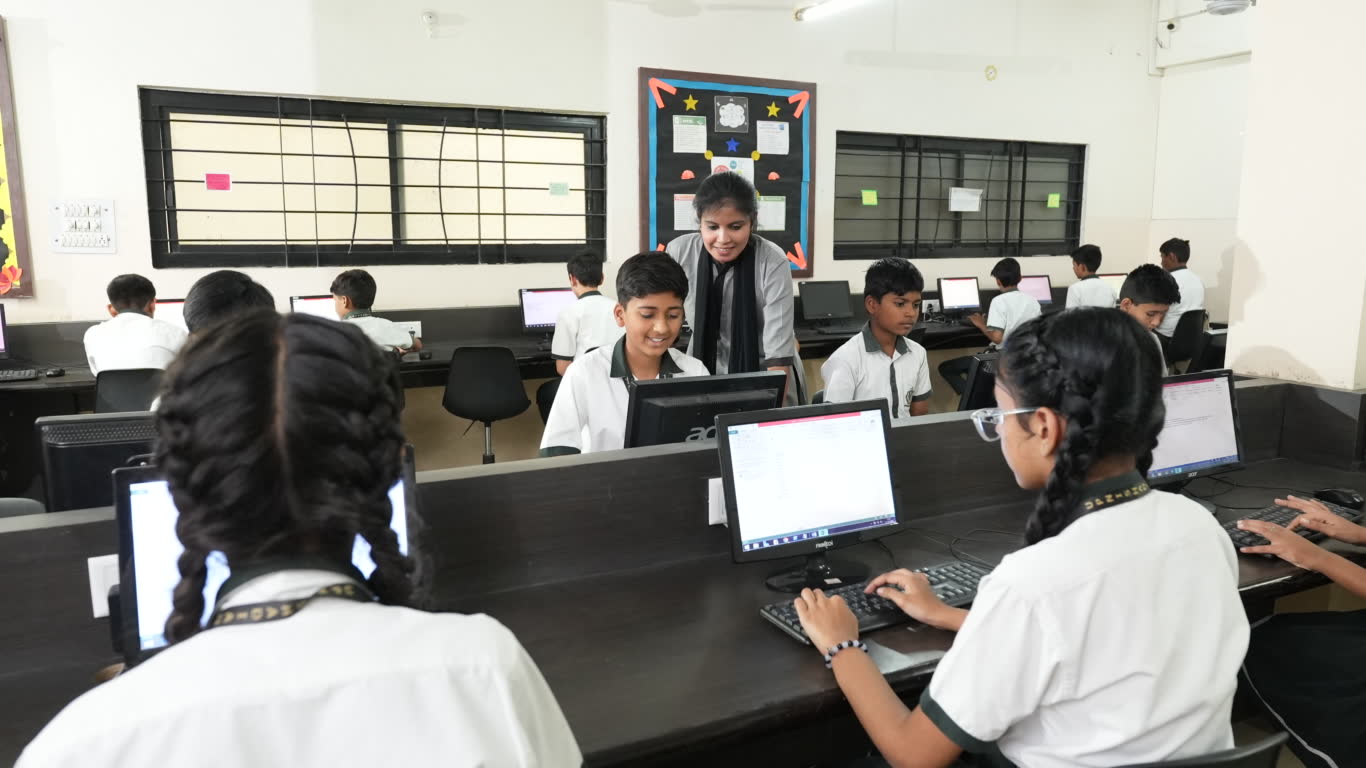 Digital-Learning-in-Modern-Schools-at-DPES-Indore